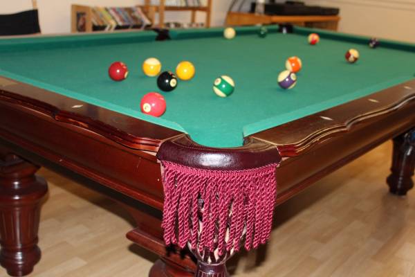 solo-evanston-pool-table-regulation-leather-pockets-134